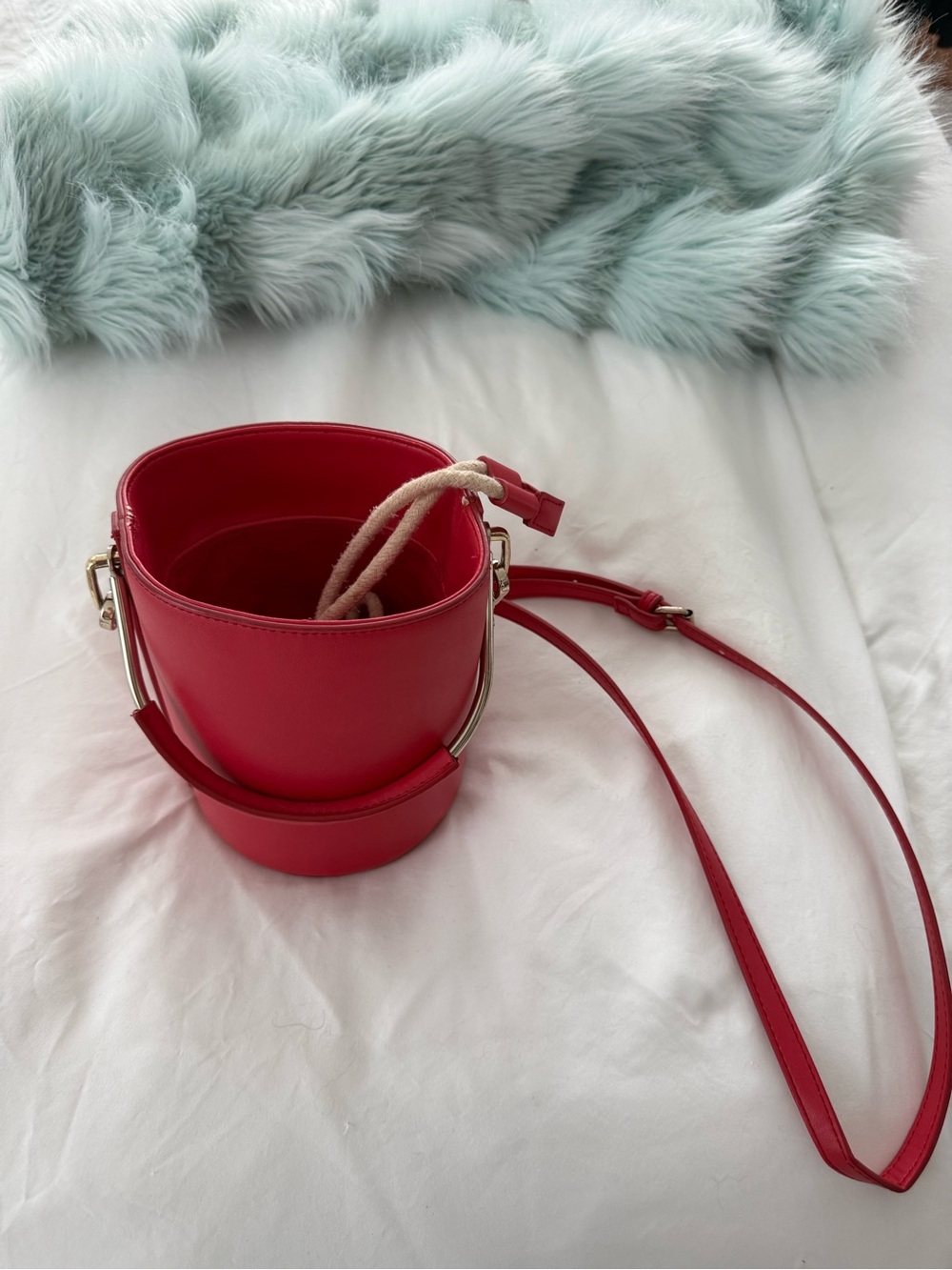 Chic Red Bucket Crossbody Bag